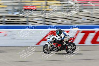 media/May-29-2022-Fastrack Riders_ [[fc0f8b1a06]]/Level 2/Start Finish/